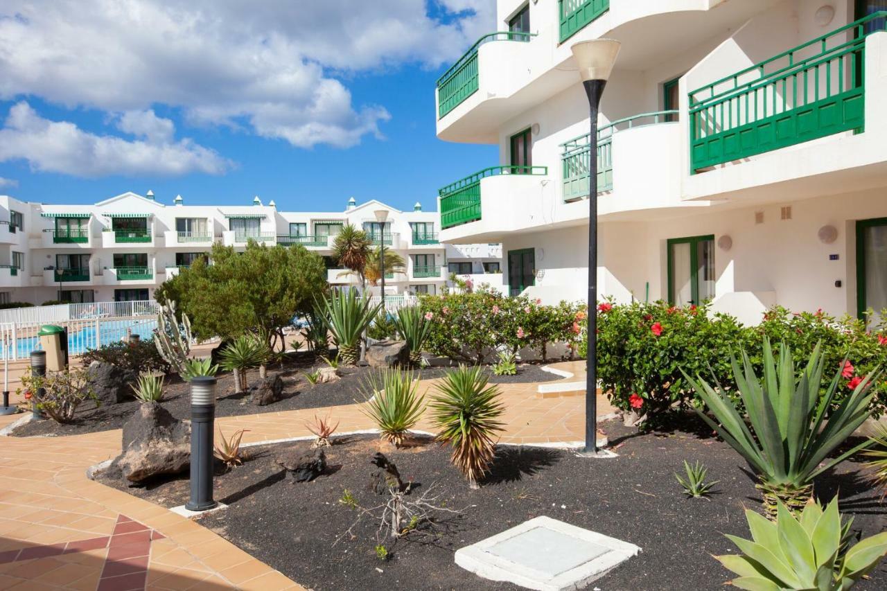 Luxury Beach Front Apartmentos Tahiche Costa Teguise Exterior photo